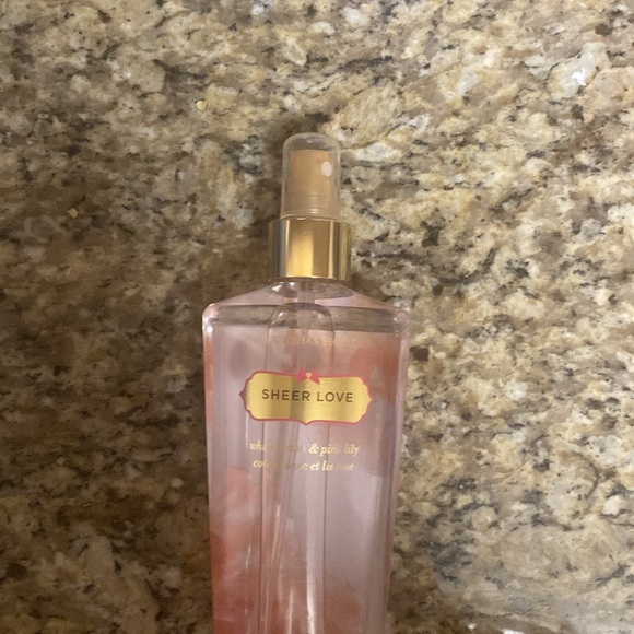 VICTORIA’S SECRET SHEER LOVE FRAGRANCE MIST - Picture 3 of 8
